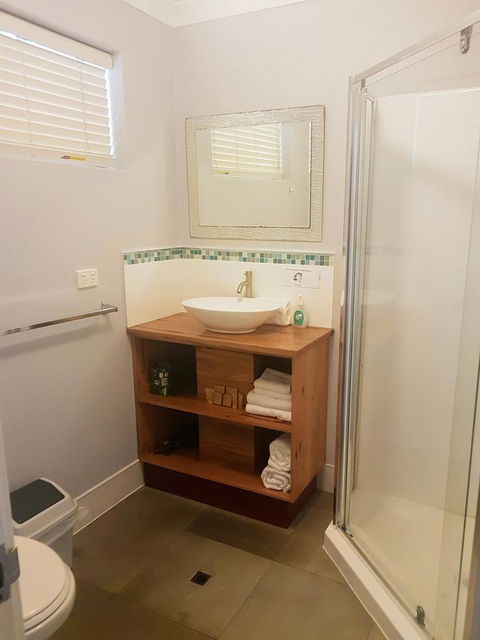 Adamsons Riverside Accommodation - Australian Directory 12