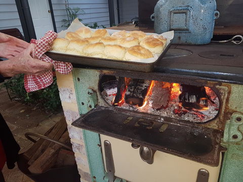 Adamsons Riverside Accommodation - Australian Directory 23