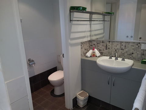 Adamsons Riverside Accommodation - Australian Directory 27