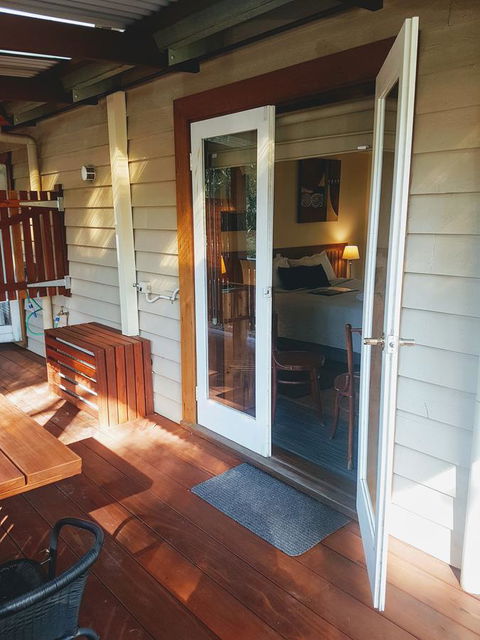 Adamsons Riverside Accommodation - Australian Directory 21