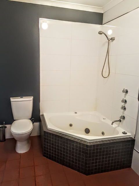 Adamsons Riverside Accommodation - Australian Directory 3