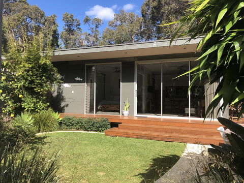 Banksia Luxury Villa - Australian Directory 0