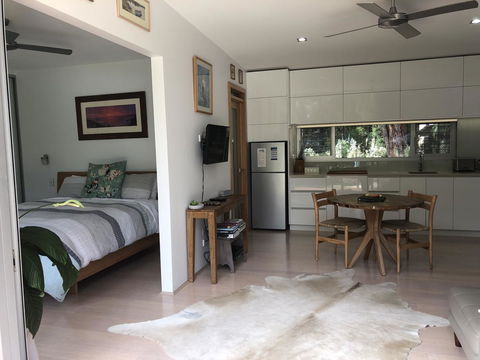Banksia Luxury Villa - Australian Directory 2