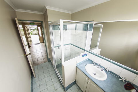 Yot Spot Apartments - Australian Directory 37