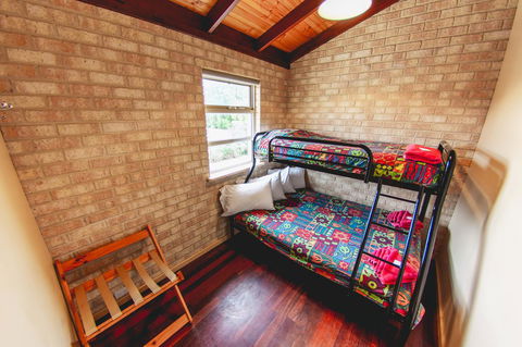 Yot Spot Apartments - Australian Directory 15