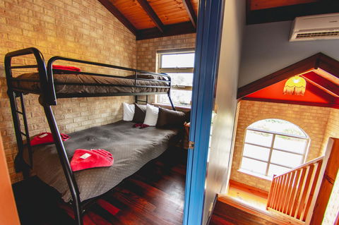 Yot Spot Apartments - Australian Directory 38