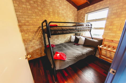 Yot Spot Apartments - Australian Directory 39