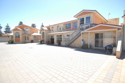 Yot Spot Apartments - Australian Directory 0