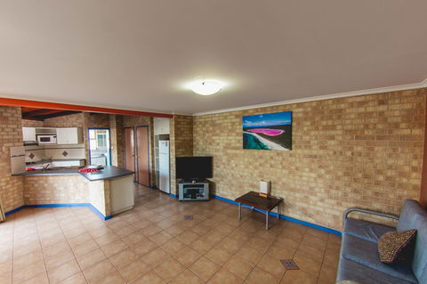 Yot Spot Apartments - Australian Directory 5