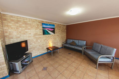 Yot Spot Apartments - Australian Directory 42