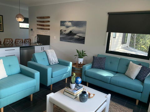 Starboard Drift - Captain & Crew - In Town Entire House For 8 - Australian Directory 18