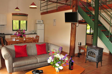 Waterfall Cottages - Australian Directory 14