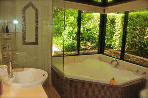 Waterfall Cottages - Australian Directory 9