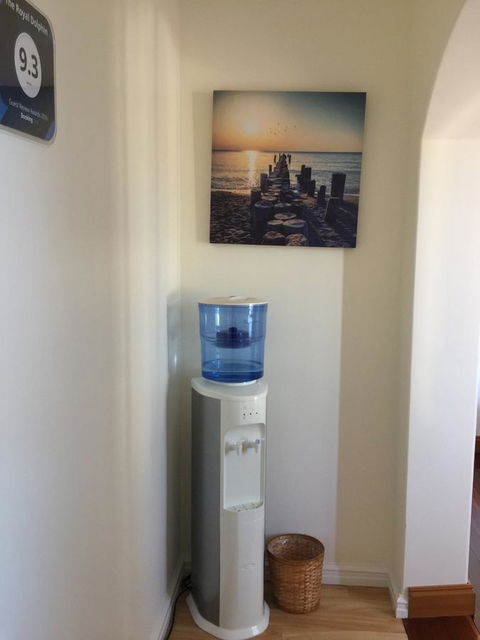 The Royal Dolphin Bed & Breakfast Safety Bay - Australian Directory 26