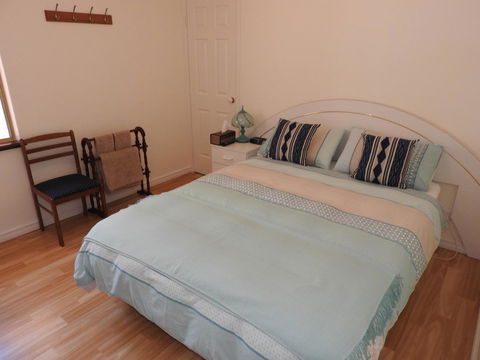 The Royal Dolphin Bed & Breakfast Safety Bay - Australian Directory 18