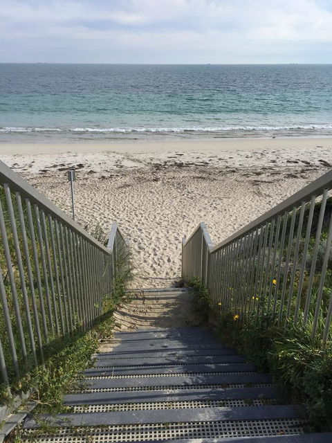 The Royal Dolphin Bed & Breakfast Safety Bay - Australian Directory 22
