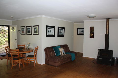 Francisca's Cottage - Australian Directory 4