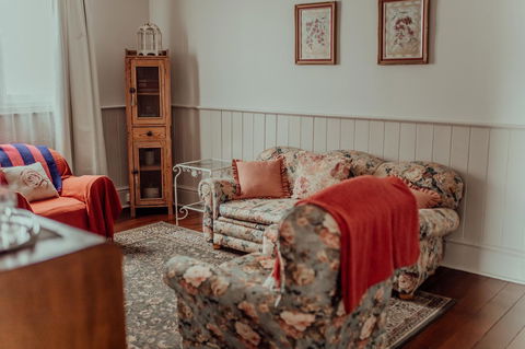 Bluebird Cottage - Australian Directory 10