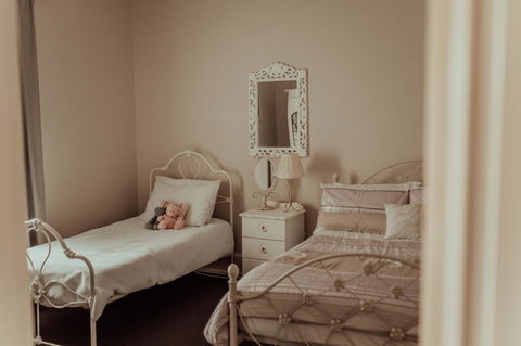 Bluebird Cottage - Australian Directory 2