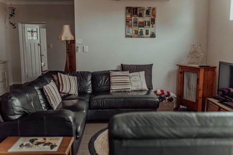 Bluebird Cottage - Australian Directory 17