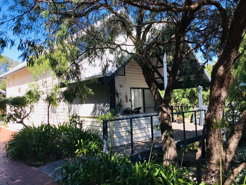 Zephyr Studio - Australian Directory 1