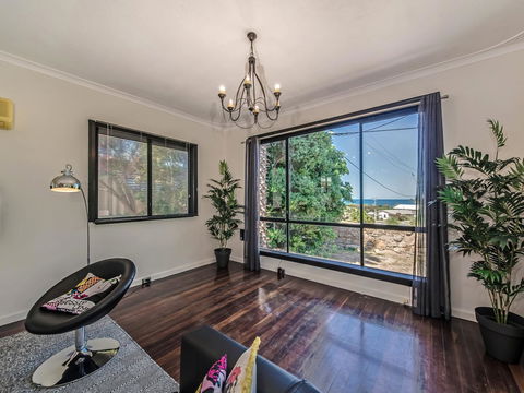 Panoramique Holiday Home With A View - Australian Directory 5