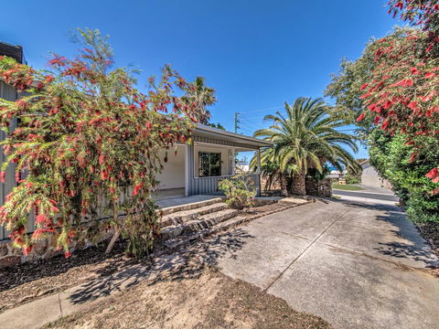 Panoramique Holiday Home With A View - Australian Directory 3