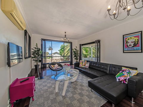 Panoramique Holiday Home With A View - Australian Directory 1