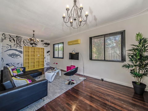 Panoramique Holiday Home With A View - Australian Directory 6