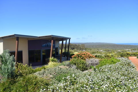 Redgate Beach Escape - Australian Directory 3