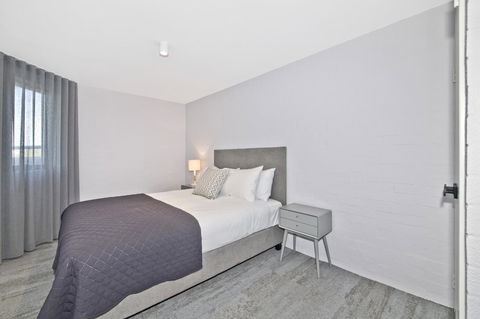 Atrium Hotel Mandurah - Australian Directory 35