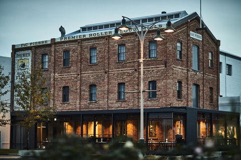 The Premier Mill Hotel - Australian Directory 15