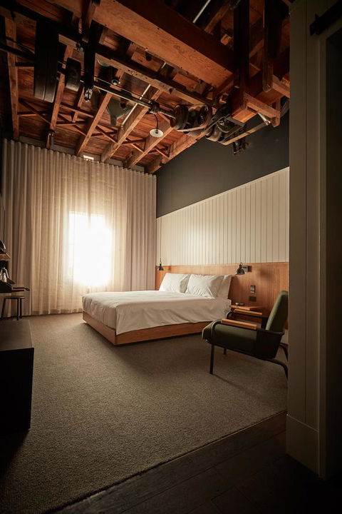 The Premier Mill Hotel - Australian Directory 2