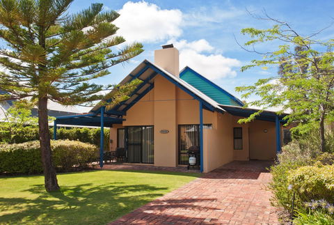 Dunsborough Beach Cottages - Australian Directory 29