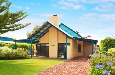 Dunsborough Beach Cottages - Australian Directory 14