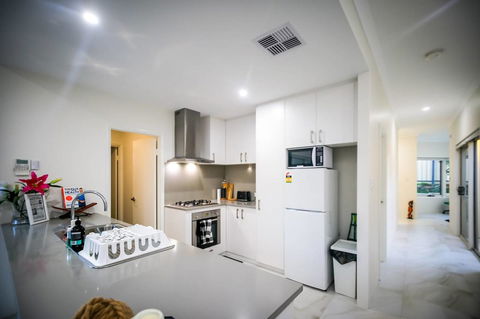 VIP Stays - Villa De Burswood Luxury 3BR Suite W/ King Bed FREE WIFI - Australian Directory 18