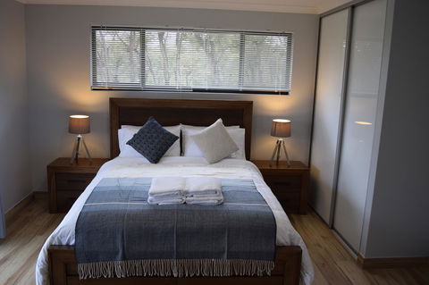 Eagle Bay House - Australian Directory 11
