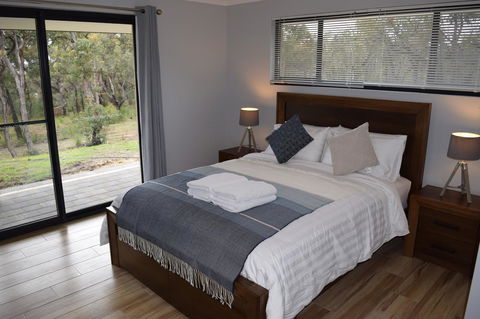 Eagle Bay House - Australian Directory 0