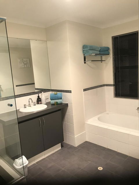 THE SANCTUARY LUXURY HOLIDAY HOME - Australian Directory 6