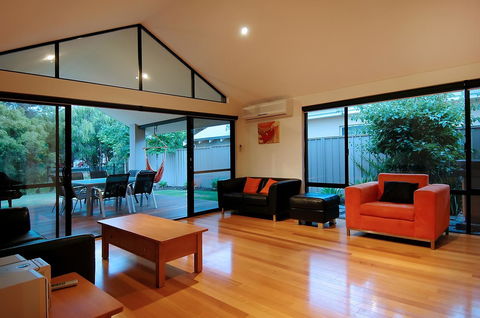 THE SANCTUARY LUXURY HOLIDAY HOME - Australian Directory 18