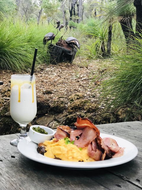 THE SANCTUARY LUXURY HOLIDAY HOME - Australian Directory 31