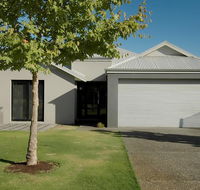 THE SANCTUARY LUXURY HOLIDAY HOME - Australian Directory