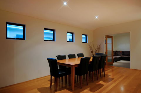THE SANCTUARY LUXURY HOLIDAY HOME - Australian Directory 20