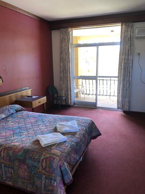 Kambalda Hotel - Australian Directory 2