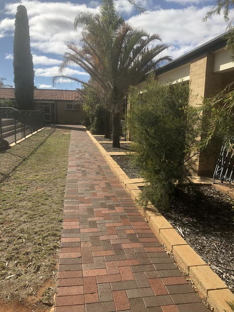 Kambalda Hotel - Australian Directory 40