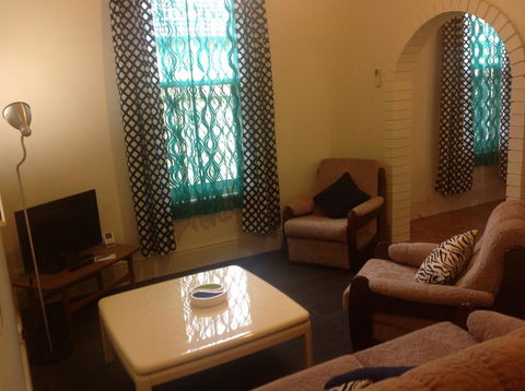 Clifton Motel & Grittleton Lodge - Australian Directory 36