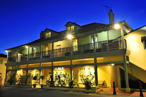 Clifton Motel & Grittleton Lodge - Australian Directory 0