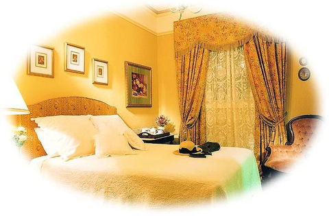 Clifton Motel & Grittleton Lodge - Australian Directory 1