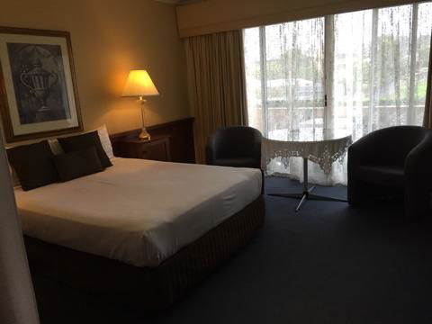 Clifton Motel & Grittleton Lodge - Australian Directory 14