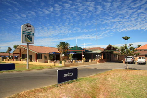 Cervantes Pinnacles Motel - Australian Directory 0